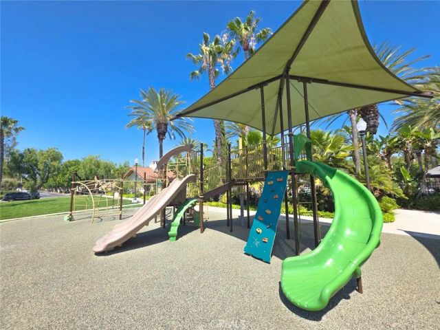 32 Hillsdale, Irvine, CA 92602