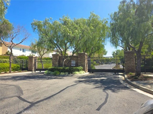 32 Hillsdale, Irvine, CA 92602