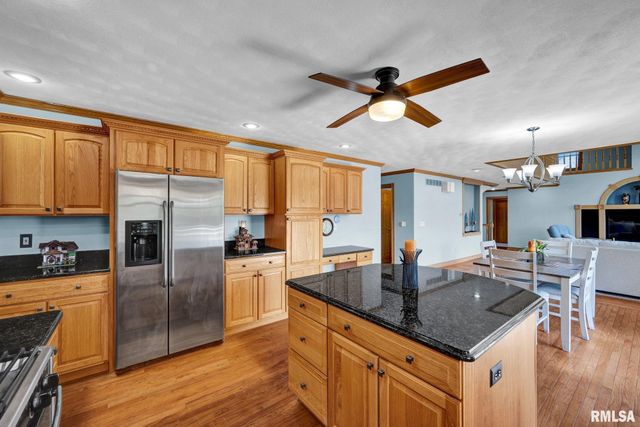 2008 SUSAN HOPE Drive, Pekin, IL 61554