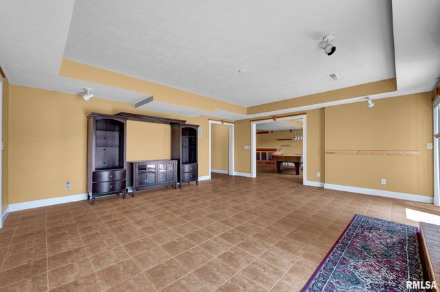 2008 SUSAN HOPE Drive, Pekin, IL 61554
