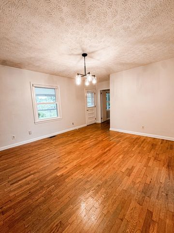 1037 Algonquin Trail, Frankfort, KY 40601