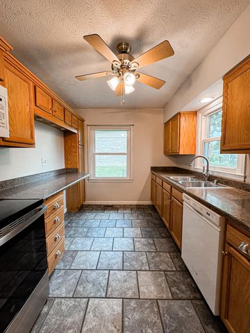 1037 Algonquin Trail, Frankfort, KY 40601