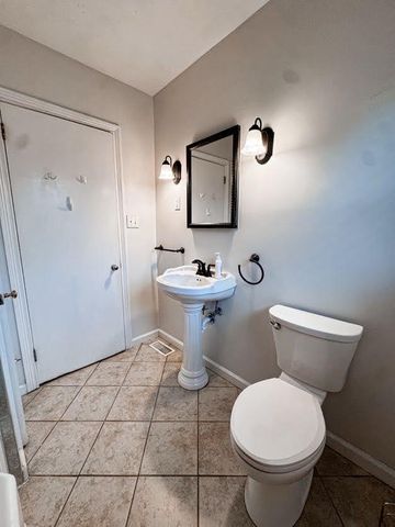 1037 Algonquin Trail, Frankfort, KY 40601
