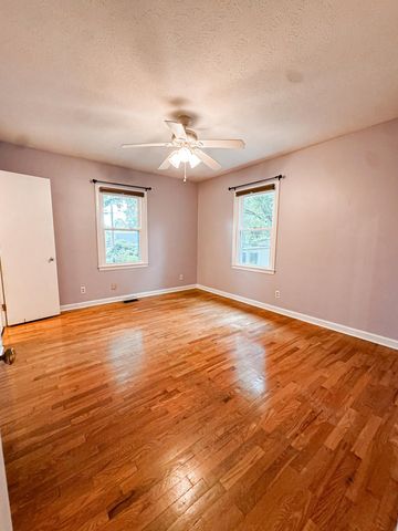 1037 Algonquin Trail, Frankfort, KY 40601
