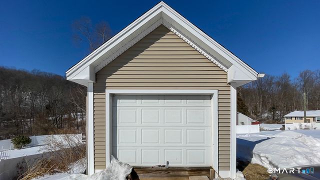 205 West Road, Beacon Falls, CT 06403