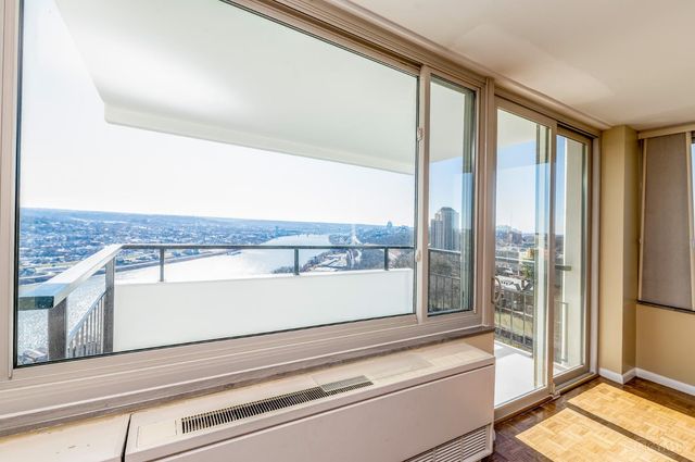 2401 Ingleside Avenue, Cincinnati, OH 45206