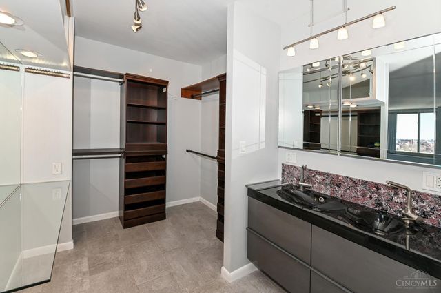 2401 Ingleside Avenue, Cincinnati, OH 45206