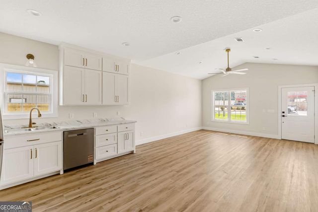 260 Central Street, Baxley, GA 31513