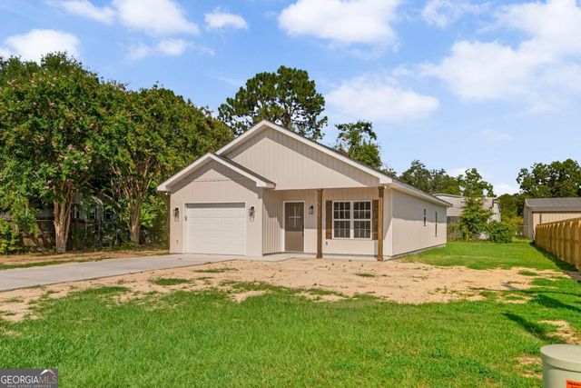 260 Central Street, Baxley, GA 31513