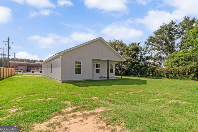 260 Central Street, Baxley, GA 31513