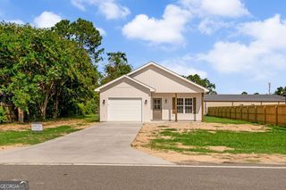 260 Central Street, Baxley, GA 31513