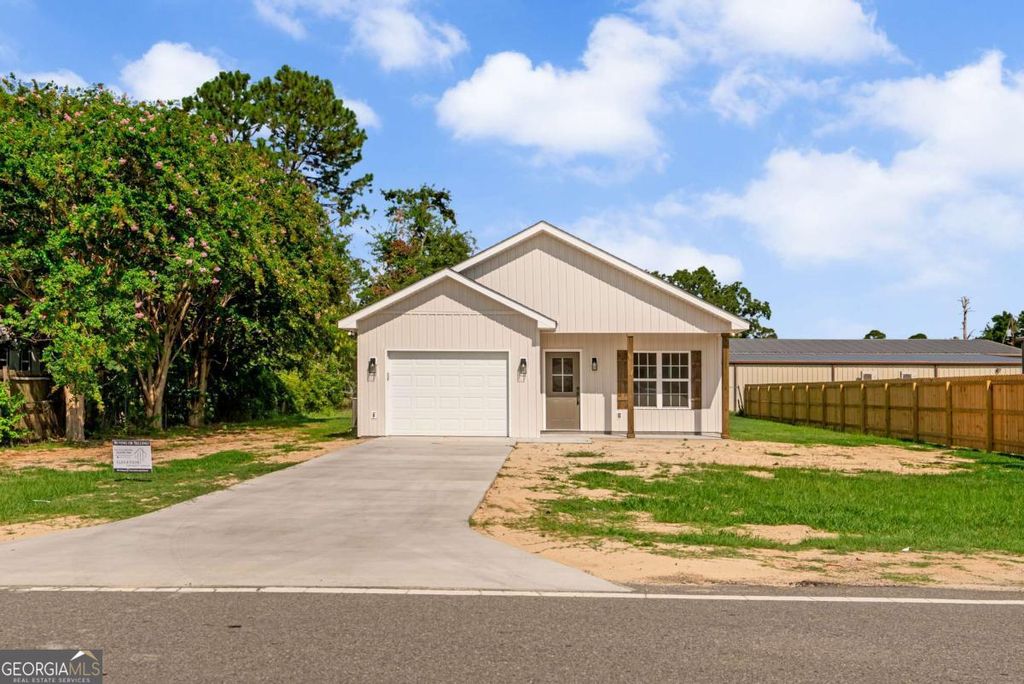 260 Central Street, Baxley, GA 31513