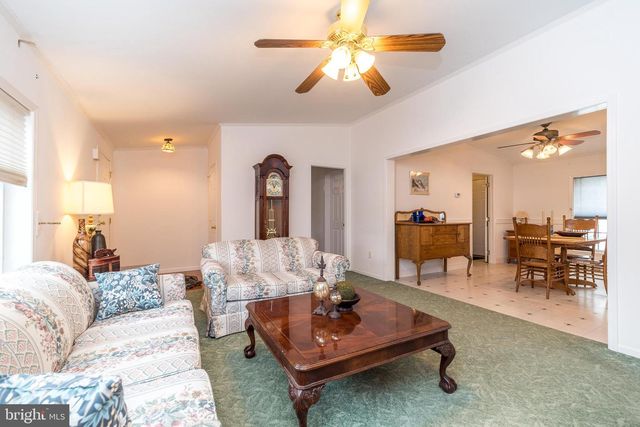 96 WILLOW LN, Sellersville, PA 18960