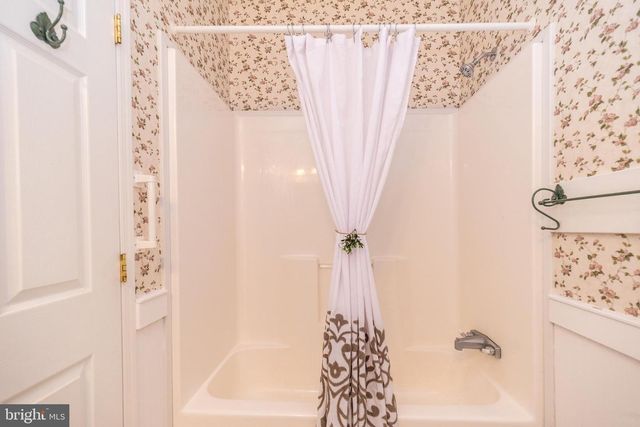 96 WILLOW LN, Sellersville, PA 18960