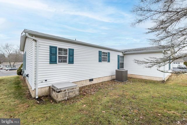 96 WILLOW LN, Sellersville, PA 18960