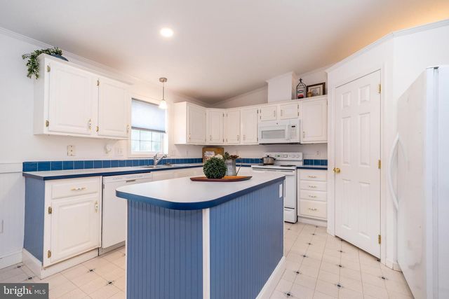 96 WILLOW LN, Sellersville, PA 18960