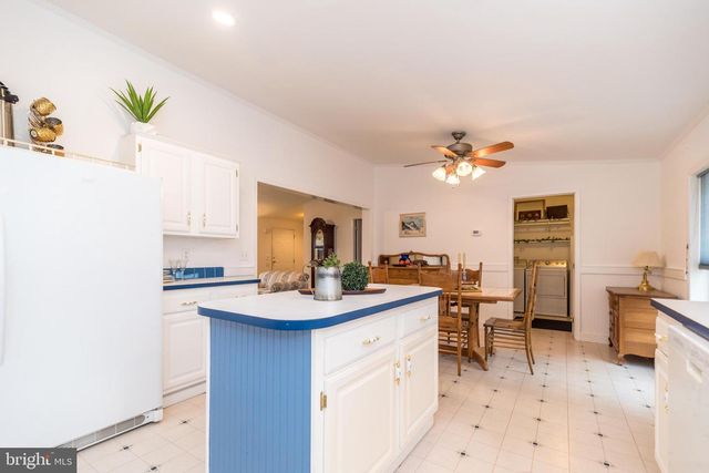 96 WILLOW LN, Sellersville, PA 18960