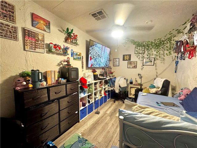 320 N Park Vista 161, Anaheim, CA 92806