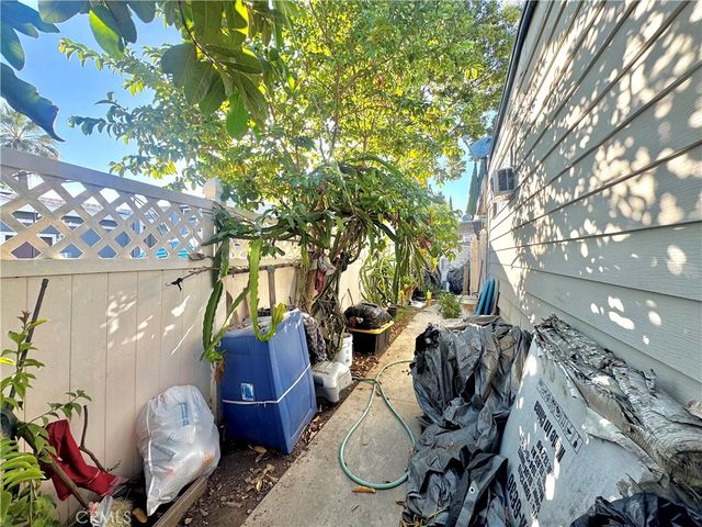 320 N Park Vista 161, Anaheim, CA 92806