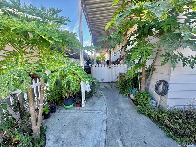 320 N Park Vista 161, Anaheim, CA 92806