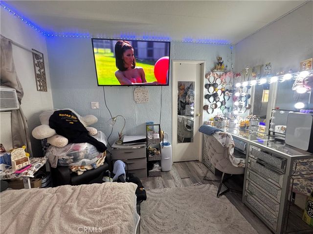 320 N Park Vista 161, Anaheim, CA 92806
