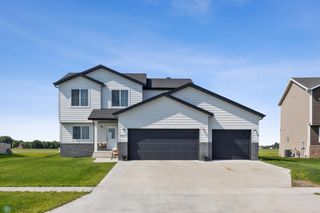 7271 101st Avenue S, Horace, ND 58047