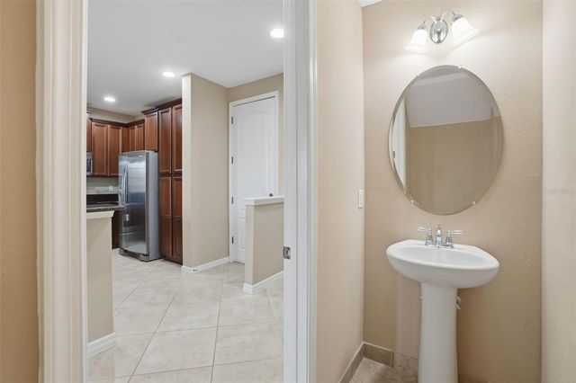 8076 PRESTBURY DRIVE, Orlando, FL 32832