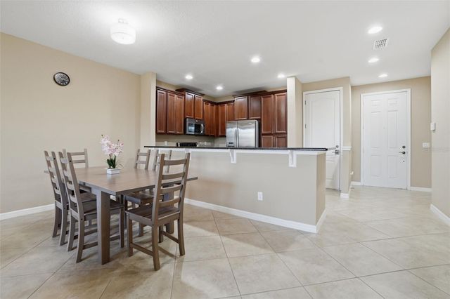 8076 PRESTBURY DRIVE, Orlando, FL 32832