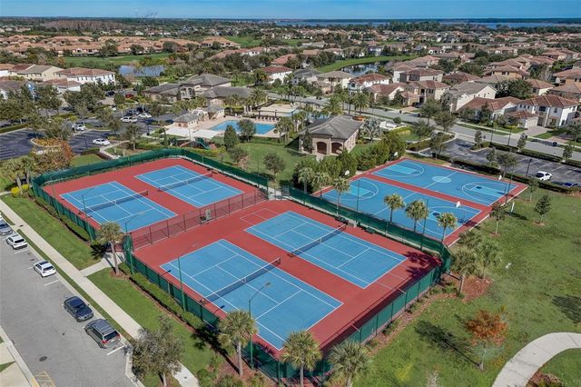 8076 PRESTBURY DRIVE, Orlando, FL 32832