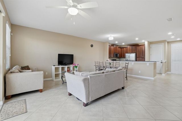 8076 PRESTBURY DRIVE, Orlando, FL 32832