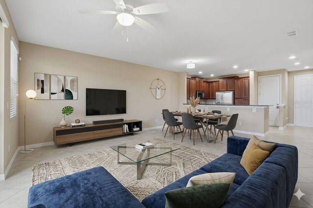 8076 PRESTBURY DRIVE, Orlando, FL 32832