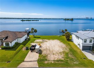 2053 Club House RD, North Fort Myers, FL 33917