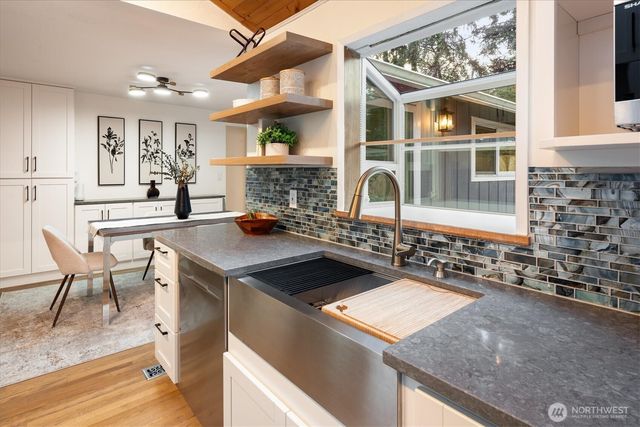 16519 25th Avenue NE, Shoreline, WA 98155