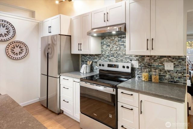 16519 25th Avenue NE, Shoreline, WA 98155