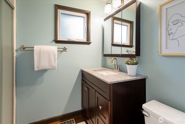 16519 25th Avenue NE, Shoreline, WA 98155