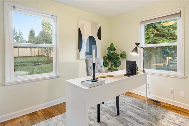 16519 25th Avenue NE, Shoreline, WA 98155