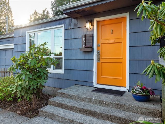 16519 25th Avenue NE, Shoreline, WA 98155