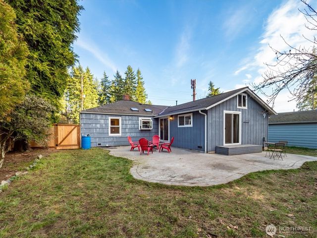 16519 25th Avenue NE, Shoreline, WA 98155