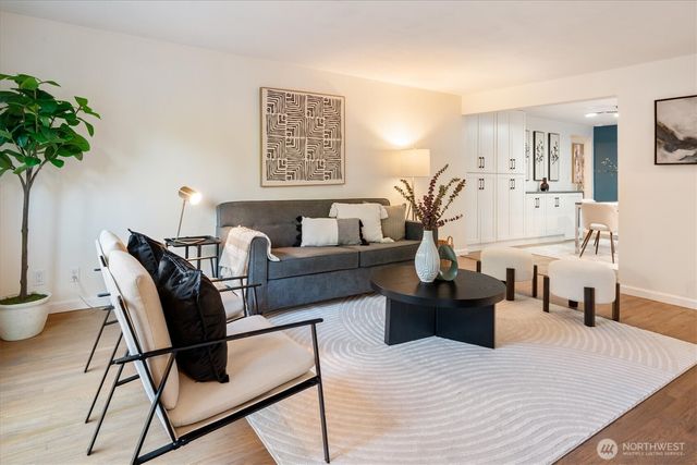 16519 25th Avenue NE, Shoreline, WA 98155