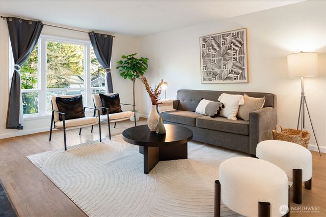 16519 25th Avenue NE, Shoreline, WA 98155