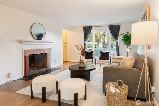 16519 25th Avenue NE, Shoreline, WA 98155