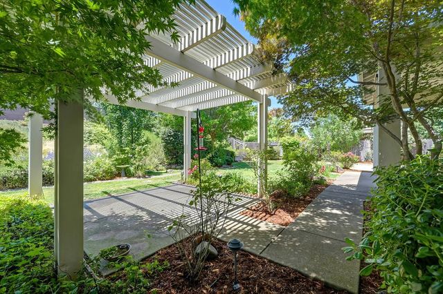 4174 Tahoe Vista Dr, Rocklin, CA 95765