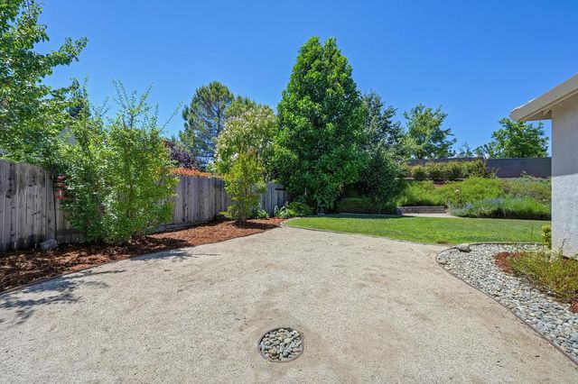 4174 Tahoe Vista Dr, Rocklin, CA 95765