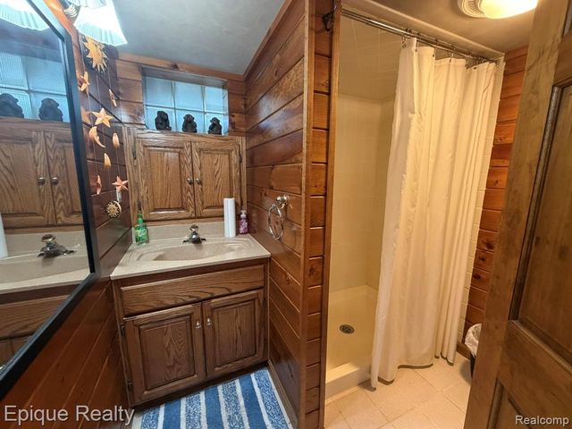 12 Mccoll Street, Yale, MI 48097