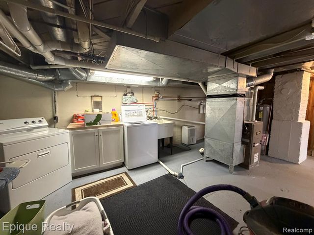 12 Mccoll Street, Yale, MI 48097