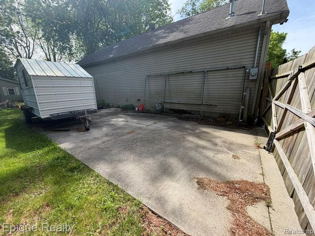 12 Mccoll Street, Yale, MI 48097