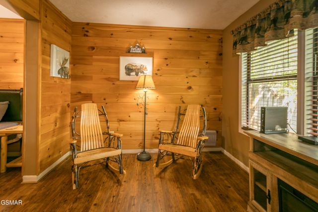 853 Lloyd Huskey Road, Pigeon Forge, TN 37863