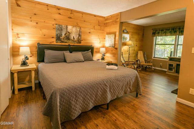 853 Lloyd Huskey Road, Pigeon Forge, TN 37863