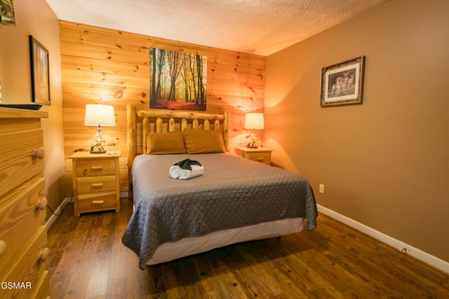 853 Lloyd Huskey Road, Pigeon Forge, TN 37863