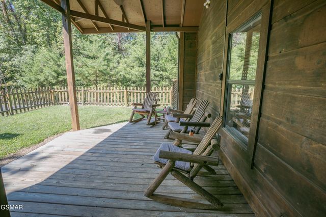 853 Lloyd Huskey Road, Pigeon Forge, TN 37863